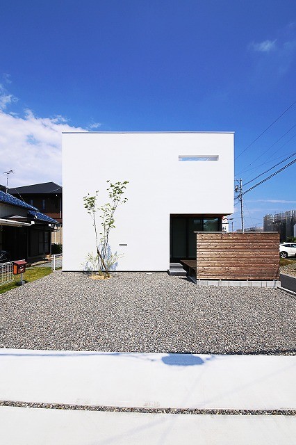 静岡県浜松市中区[MONO-house]シンプルな六面体の箱型の家 メイン画像
